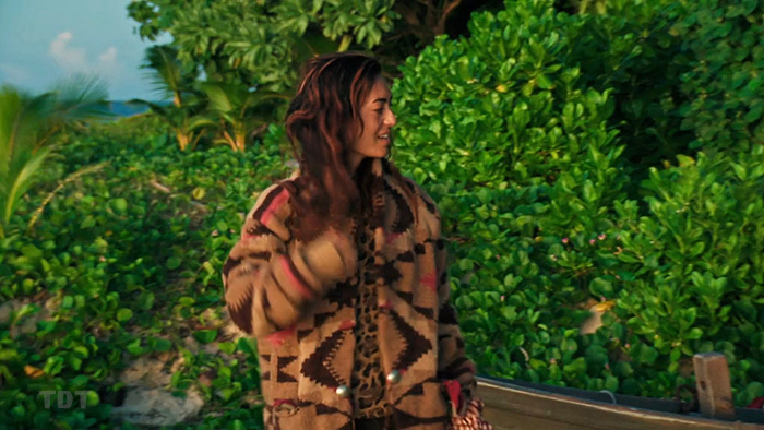 Savannah wakes up Savannah wakes up