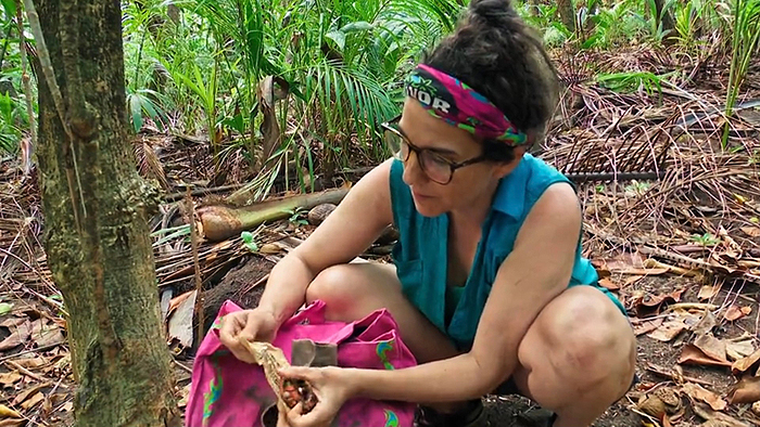 Aubry reads her note