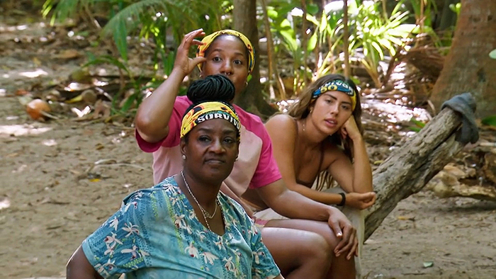 Cirie, Tiff and Dee listening to Stephenie Cirie, Tiff and Dee listening to Stephenie